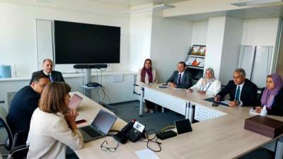 وزير العمل يلتقي كارين كيرتس مدير قسم الحريات النقابية بمنظمة العمل الدولية