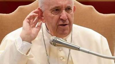 بابا الفاتيكان يغادر المستشفى بعد خضوعه لتدخل جراحي