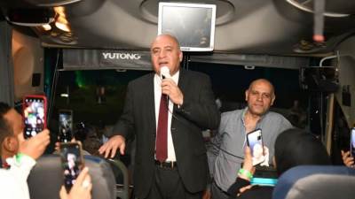 محافظ قنا يودع حجاج الجمعيات لبيت الله الحرام 