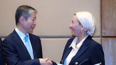 وزيرة البيئة تناقش مع السفير الصيني التعاون في تعزيز الاستثمار البيئي والمناخي