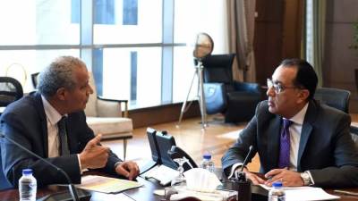 مدبولي يتابع موقف توافر السلع الأساسية مع قرب حلول عيد الأضحى المبارك