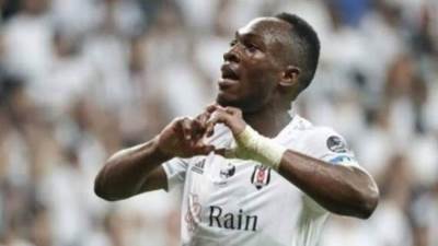 تقارير تركية: بشكتاش يرفض 4 ملايين يورو من الأهلي لضم موليكا