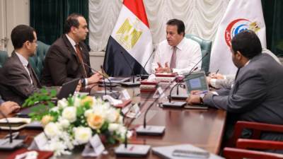 وزير الصحة يعقد اجتماعًا لمتابعة تنفيذ تشغيل الوحدات الصحية بمشروع «حياة كريمة»