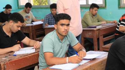 طلاب الثانوية العامة عن امتحان اللغة الفرنسية: كان سهلاً وفى المتناول