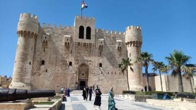 قلعة قايتباى تبدأ حظر شراء تذاكر الدخول نقدا والتحصيل بالبطاقات البنكية فقط