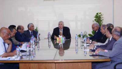 "القصير" يبحث مع  قيادات الوزارة خطة العمل خلال اجازة العيد