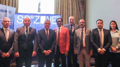 رئيس اقتصادية قناة السويس يشهد توقيع عقد توسعات فليكس الهندية بالسخنة