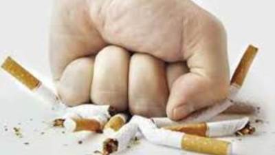 وزير الصحة يصدر قرارًا بحظر التدخين بكافة صوره في مختلف المنشآت الصحية