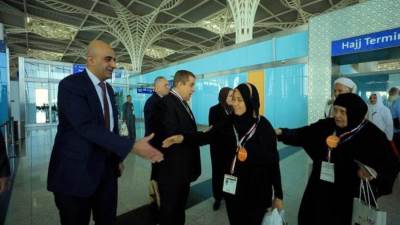 وفد أسر شهداء الشرطة يصل إلى المدينة المنورة لأداء فريضة الحج