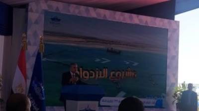 أسامة ربيع: الرئيس السيسى وجه بتدشين 10 قاطرات لتدعيم مرفق قناة السويس