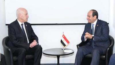 الرئيس السيسي يلتقي نظيره التونسي ويؤكد دعم مصر لبلاده خلال الظرف الراهن