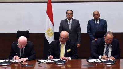 مدبولي يشهد توقيع عقدي إيجار ووكالة لإعادة تأهيل وتشغيل مصنع غير مُستغل لمرشحات الكٌلى