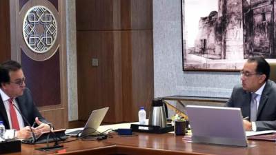 رئيس الوزراء يتابع مع وزير الصحة عددًا من ملفات عمل الوزارة