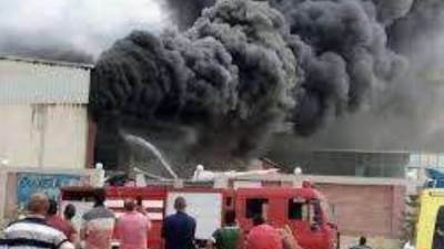 اندلاع حريق داخل مصنع فيفا للصناعات الغذائية على طريق مصر إسكندرية الصحراوي