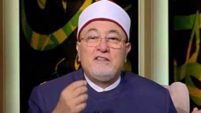 خالد الجندى: لا يجوز إعطاء العيدية والصدقة لمدخن أو مدمن