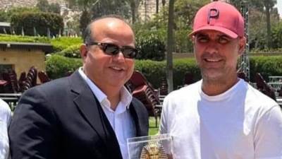 جوارديولا يقضى إجازته فى مصر بعد تحقيق الثلاثية التاريخية