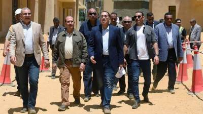 رئيس الوزراء يتفقد مشروع تطوير منطقة الطيبي "روضة السيدة ٢" بحي السيدة زينب