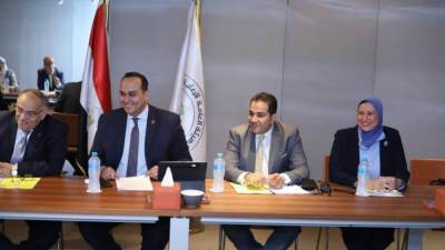 السبكي: تطوير نظام الحوافز والتقييمات لجميع الأطقم الطبية