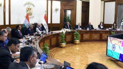 رئيسا وزراء مصر والهند يترأسان اجتماع مائدة مستديرة لمناقشة ملفات التعاون