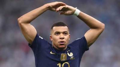 مبابي يتصدر قائمة أغلى 10 لاعبين فى باريس سان جيرمان