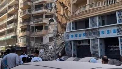 الصحة: استخراج جثمان من تحت أنقاض العقار المنهار بالإسكندرية وحالتي إصابة