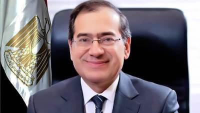 الملا: المبادرة لاستخدام الغاز الطبيعى كوقود انتقالى لتحقيق التنمية الأقتصادية 