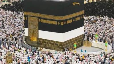 حجاج بيت الله الحرام يؤدون طواف الإفاضة وسط منظومة متكاملة من الخدمات