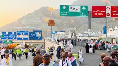 نفرة حجاج الجمعيات المتعجلين من منى إلى مكة المكرمة