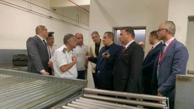 رئيس الشركة المصرية للمطارات يقوم بزيارة مفاجئة لمطار برج العرب الدولي