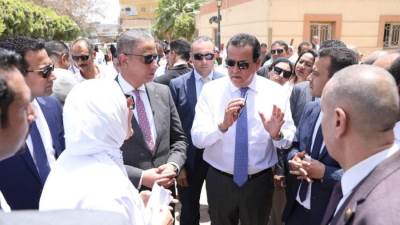 وزير الصحة يُشيد بمستوى الخدمات بمستشفى طامية المركزي