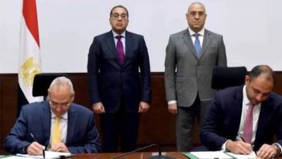 مدبولى يشهد توقيع عقدى إدارة وتشغيل فندقين بمثلث ماسبيرو وسور مجرى العيون