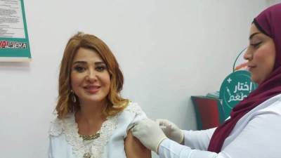 مادلين طبر تتعرض لعضة أسد على الهواء 