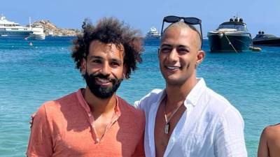 محمد رمضان برفقة صلاح على أحد الشواطئ: حبيبي يا مو 