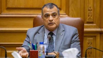 "وزير الدولة للإنتاج الحربي" يتلقى تقريرًا بموقف منظومة الشكاوى بالوزارة
