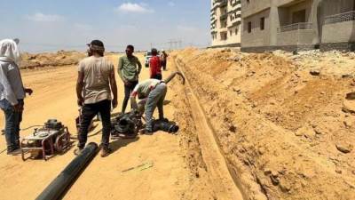 رئيس جهاز "العبور الجديدة" يتابع أعمال المرافق بقطع أراضي بيت الوطن وسكن كل المصريين