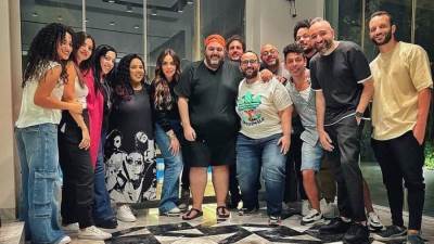 شيكو يحتفل بعيد ميلاده مع أصدقائه من الوسط الفني