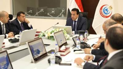 وزير الصحة يوجه الشكر لقيادات الوزارة والفرق الصحية العاملة بـ100 يوم صحة