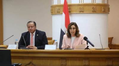 وزيرة الثقافة تفتتح برنامج احتفالات الأعلى للثقافة بالذكرى العاشرة لثورة 30 يونيو