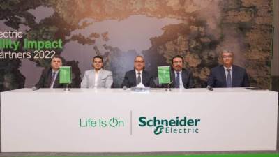 شنايدر إلكتريك تكرم شركاء النجاح الفائزين بجوائز تأثير الاستدامة بالشرق الأوسط وأفريقيا