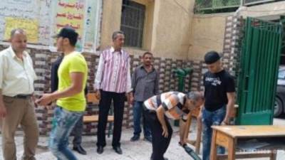 دخول طلاب الثانوية العامة لجان الامتحانات وتفتيشهم لمنع دخول المحمول