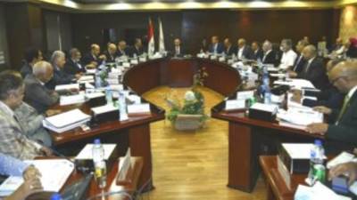 النقل: تشغيل مصنع إنتاج الفلنكات الخرسانية قريبا لخدمة شبكة القطار السريع