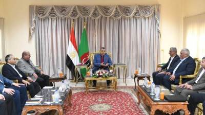 "وزير الدولة للإنتاج الحربي" يتفقد "أبو زعبل للكيماويات المتخصصة"