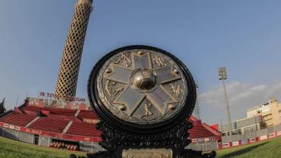 الزمالك يسلم درع الدوري لرابطة الأندية المحترفة