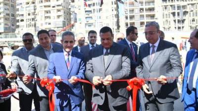 وزير التنمية المحلية ومحافظ الغربية يفتتحان معرض صنع في الغربية للمنتجات اليدوية