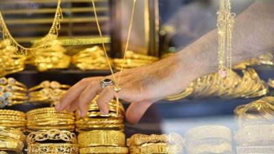 حالة من التذبدب تضرب سوق الذهب بمنتصف تعاملات اليوم وعيار 21 يسجل 2190