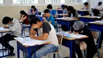 طلاب الثانوية العامة يبدأون امتحان الأحياء والفلسفة والجبر والهندسة الفراغية