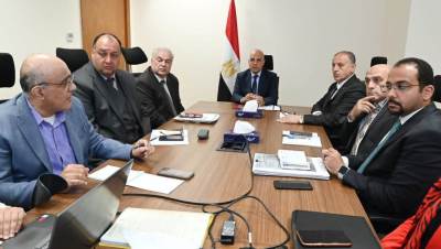 سويلم يتابع إجراءات التحول الرقمى بالهيئة المصرية العامة لمشروعات الصرف