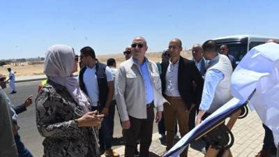 وزير الإسكان يختتم جولته بالقاهرة الجديدة بتفقد عدد من مشروعات رفع كفاءة محاور الطرق