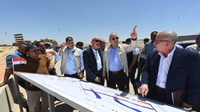 الجزار يتابع أعمال الطرق وطلبات تقنين أوضاع الأراضي المضافة لمدينة العبور الجديدة