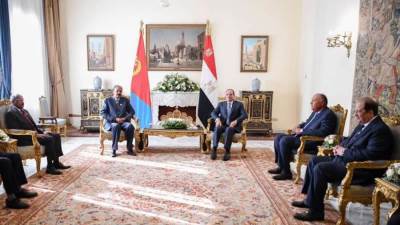 الرئيس السيسي يستقبل رئيس إريتريا بقصر الاتحادية